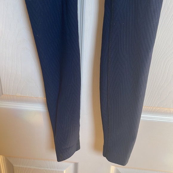 K navy blue design stretch leggings size small - Picture 3 of 6